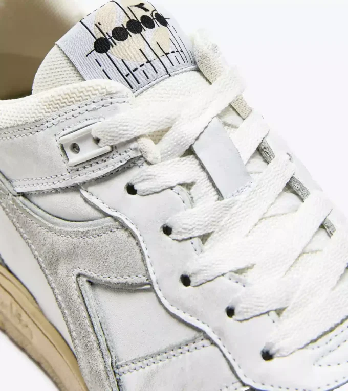 B.560 Used Heritage shoe