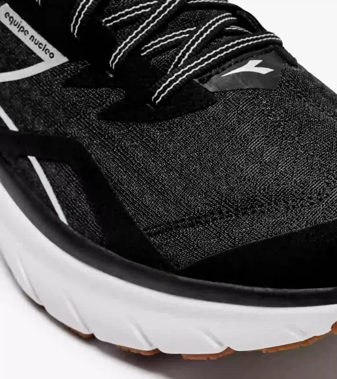 Equipe Nucleo Running shoes