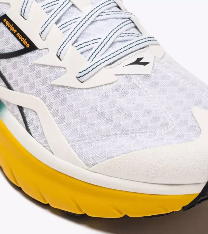 Equipe Nucleo Running shoes