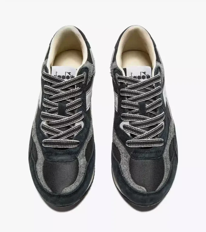 Equipe Revenge Used Low-profile Heritage sneaker