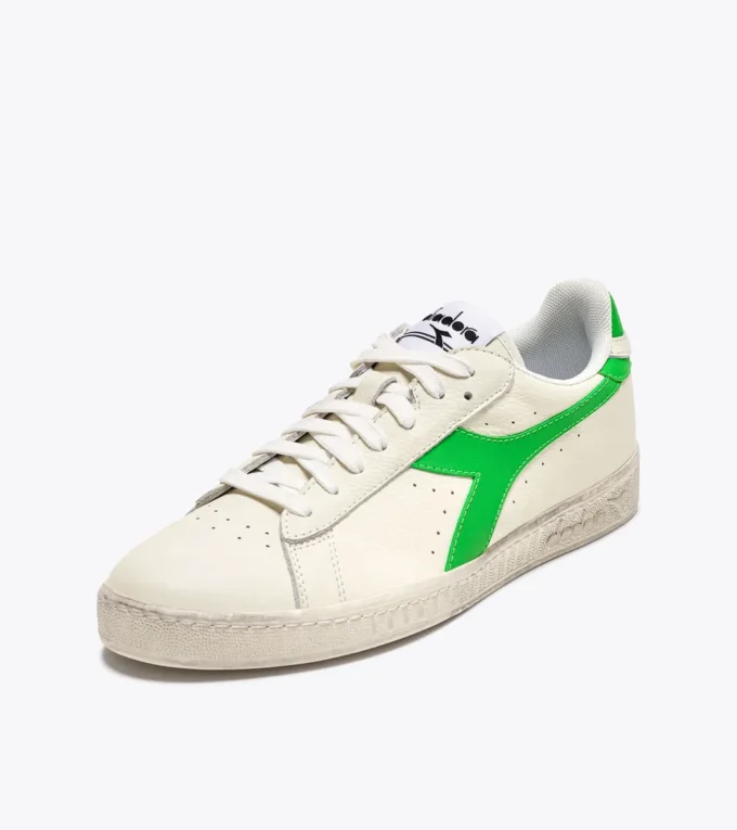 Game L Low Fluo Waxed Sporty sneakers – Gender neutral Game L Low Fluo Waxed Sporty sneakers – Gender neutral
