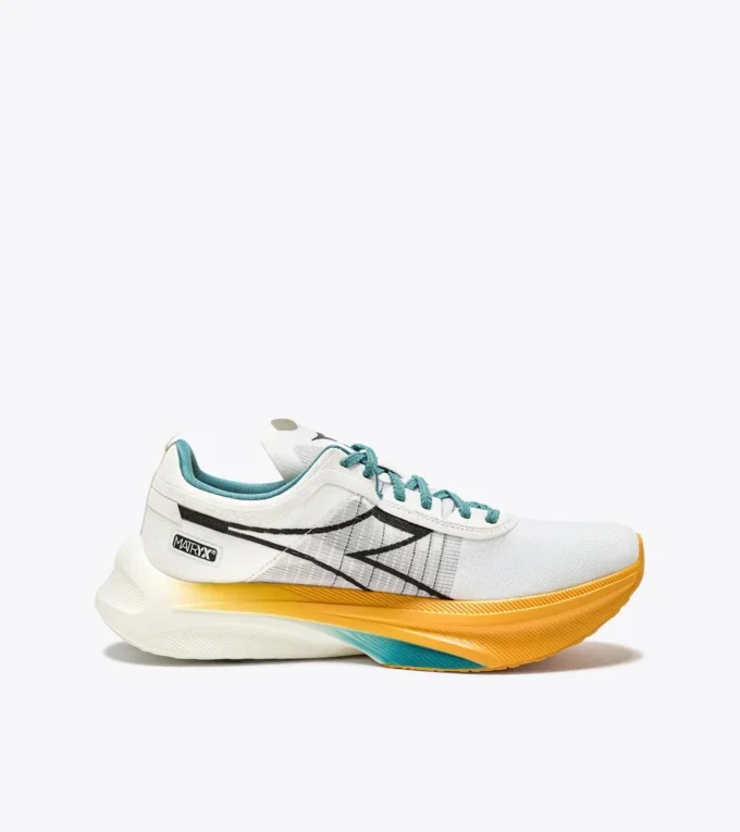 Gara Carbon Road and track racing shoe – Carbon fiber Gara Carbon Road and track racing shoe – Carbon fiber