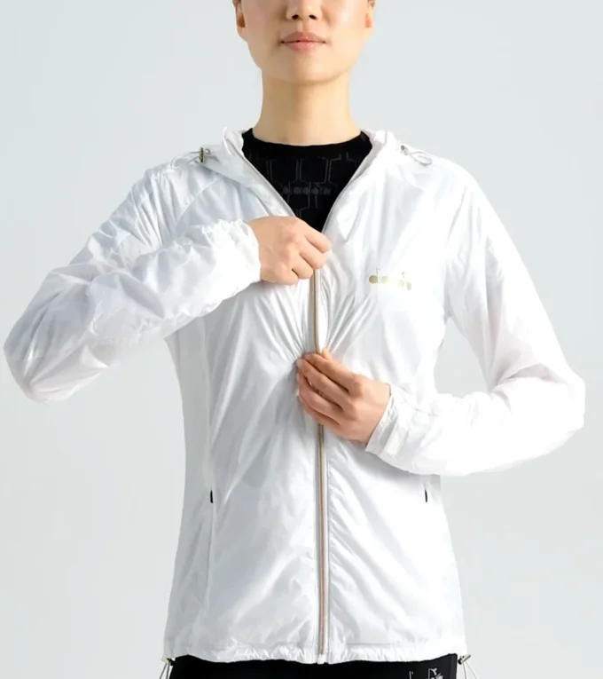 L. Jacket Gold Running windbreaker L. Jacket Gold Running windbreaker