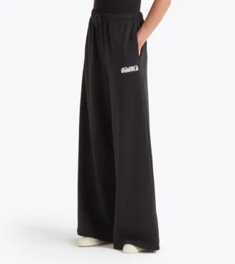 L. Pants Flare Athl. Logo Trackpants with a relaxed fit
