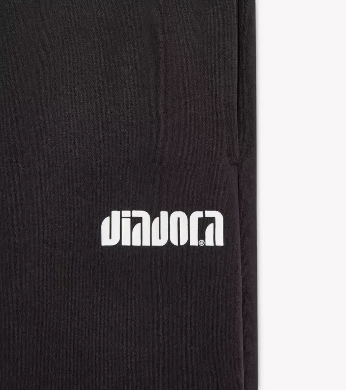 L. Pants Flare Athl. Logo Trackpants with a relaxed fit