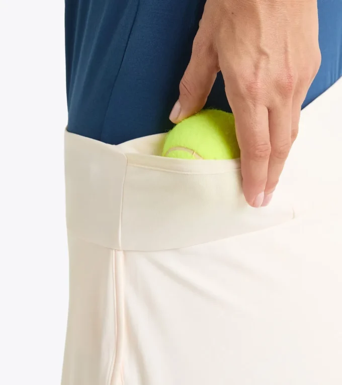 L. Skirt Core Tennis skirt with integrated shorts