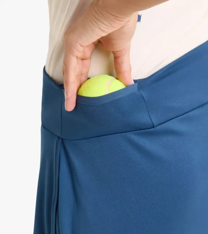 L. Skirt Core Tennis skirt with integrated shorts