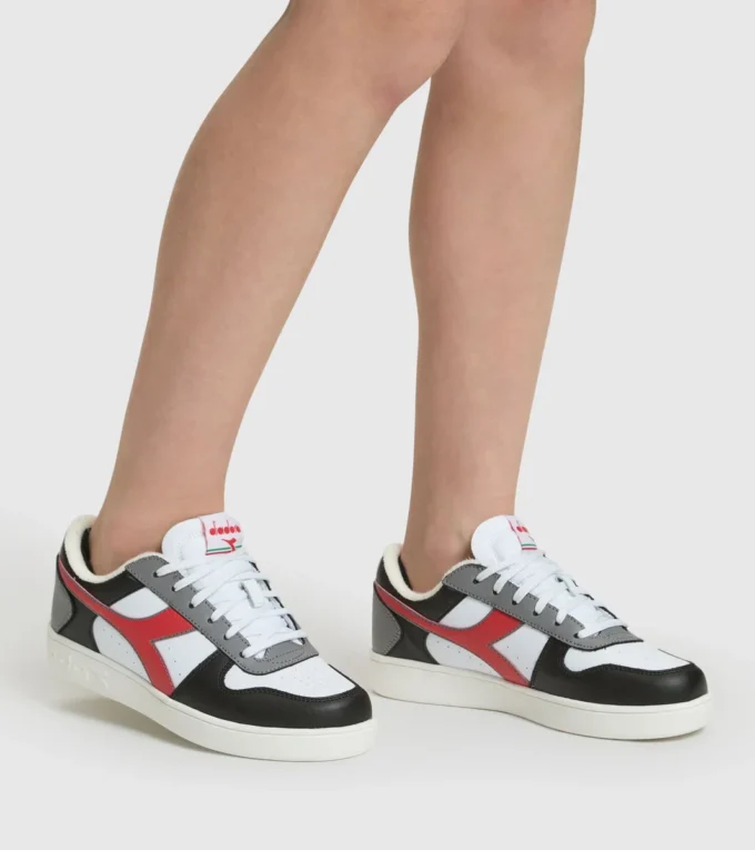 Magic Basket Low Gs Junior sports shoes – Boys Magic Basket Low Gs Junior sports shoes – Boys