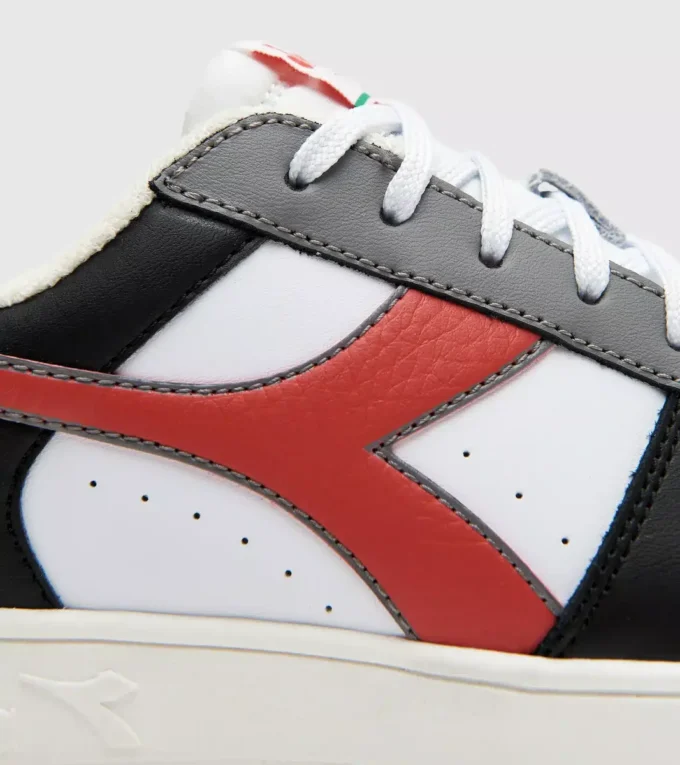 Magic Basket Low Gs Junior sports shoes – Boys Magic Basket Low Gs Junior sports shoes – Boys
