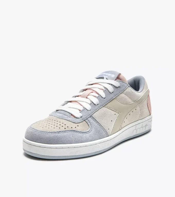 Magic Basket Low Suede Wn Sporty sneakers Magic Basket Low Suede Wn Sporty sneakers