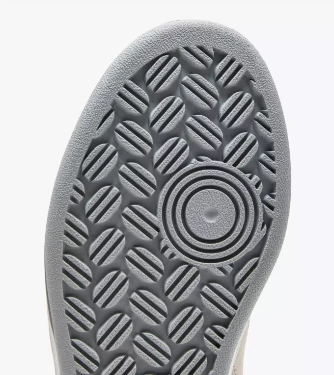 Magic Basket Low Suede Wn Sporty sneakers Magic Basket Low Suede Wn Sporty sneakers