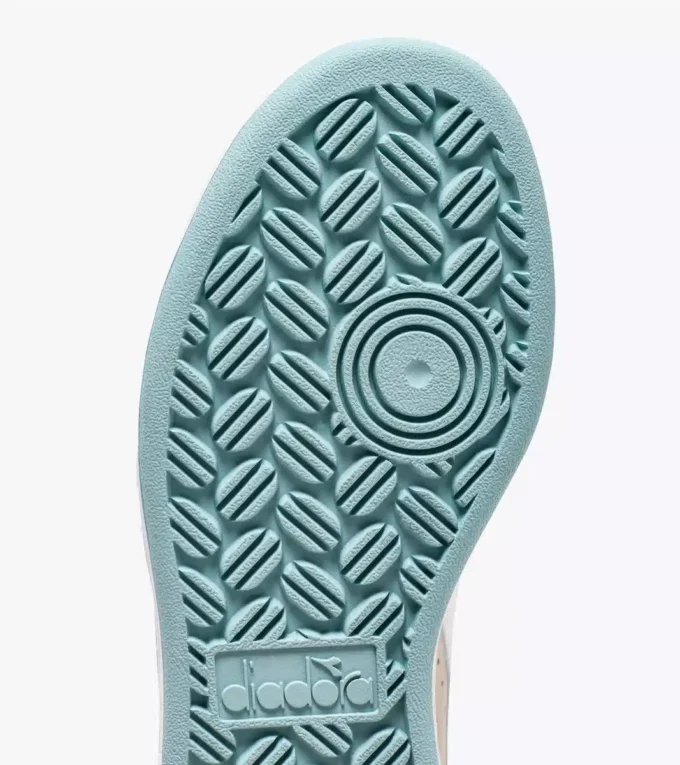 Magic Basket Low Suede Wn Sporty sneakers Magic Basket Low Suede Wn Sporty sneakers