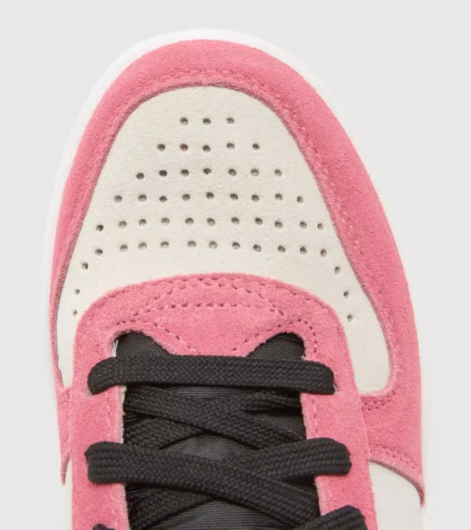 Magic Basket Low Suede Wn Sporty sneakers Magic Basket Low Suede Wn Sporty sneakers