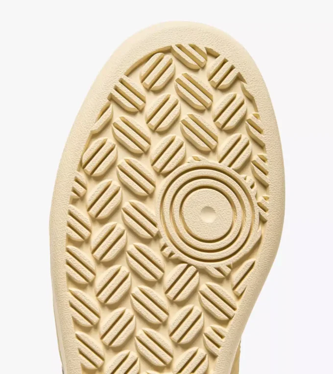 Magic Basket Mid Suede Sporty sneakers – Gender neutral Magic Basket Mid Suede Sporty sneakers – Gender neutral