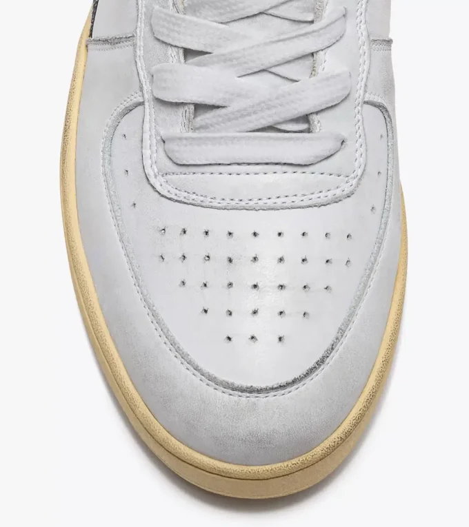Mi Basket Low Used Heritage shoe – Gender Neutral Mi Basket Low Used Heritage shoe – Gender Neutral