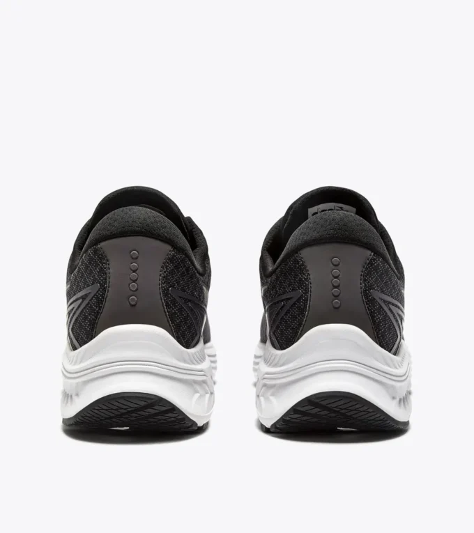 Mythos Blushield 10 Vortice Hip Running shoe with reflective details – Cushioning and protection