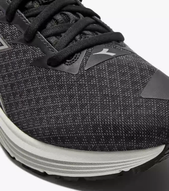 Mythos Blushield 10 Vortice Hip Running shoe with reflective details – Cushioning and protection