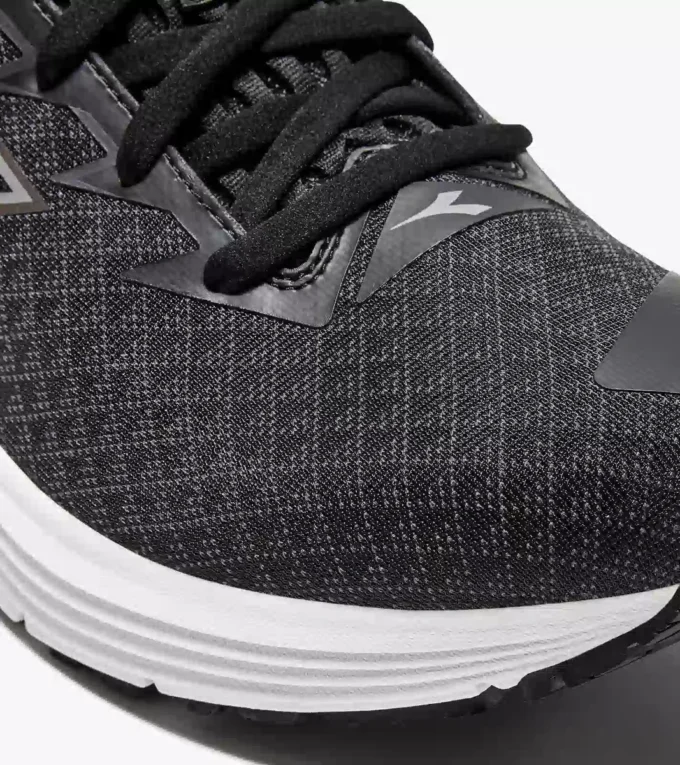 Mythos Blushield 10 Vortice Hip Running shoe with reflective details – Cushioning and protection