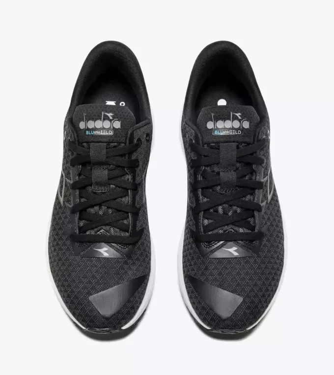 Mythos Blushield 10 Vortice Hip Running shoe with reflective details – Cushioning and protection