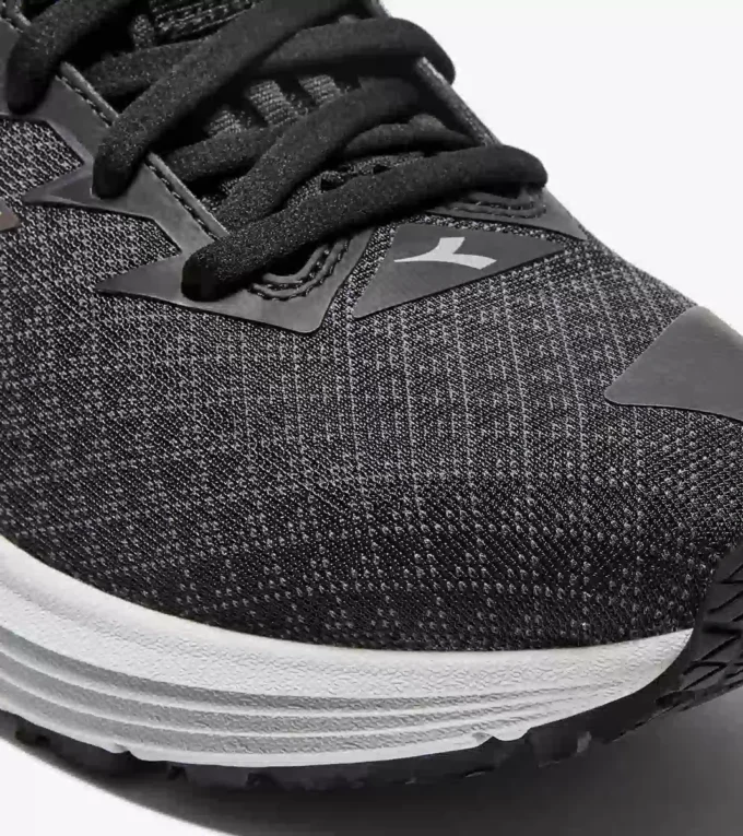 Mythos Blushield 10 Vortice Hip W Running shoe with reflective details – Cushioning and protection Mythos Blushield 10 Vortice Hip W Running shoe with reflective details – Cushioning and protection