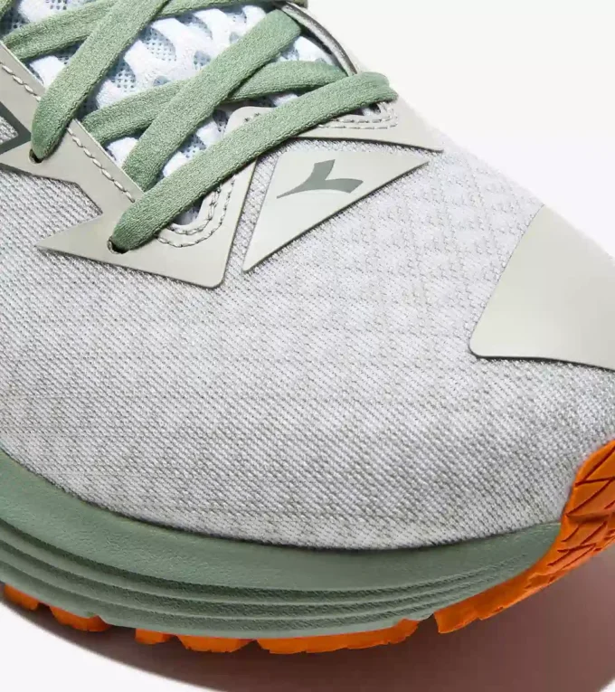 Mythos Blushield 10 Vortice Running shoe – Cushioning and protection
