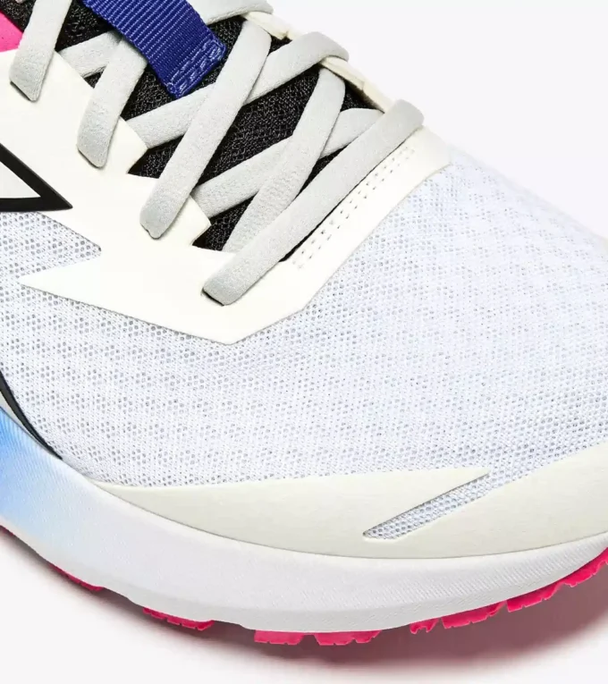 Mythos Blushield Vigore 3 Running shoe – Stability and protection