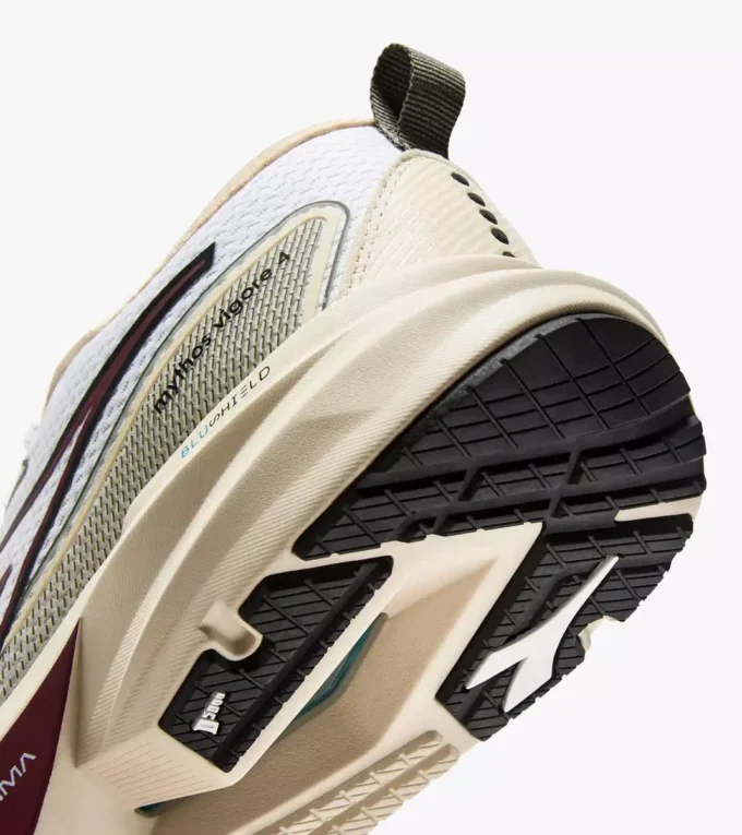 Mythos Blushield Vigore 4 Running shoe – Stability and protection Mythos Blushield Vigore 4 Running shoe – Stability and protection