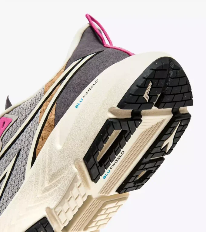 Mythos Blushield Volo 4 W 2030 Running shoe – Crafted from materials with reduced environmental impact Mythos Blushield Volo 4 W 2030 Running shoe – Crafted from materials with reduced environmental impact