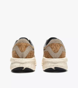 Mythos Blushield Volo 5 2030 Running shoe with a lower environmental impact – Stability and lightness