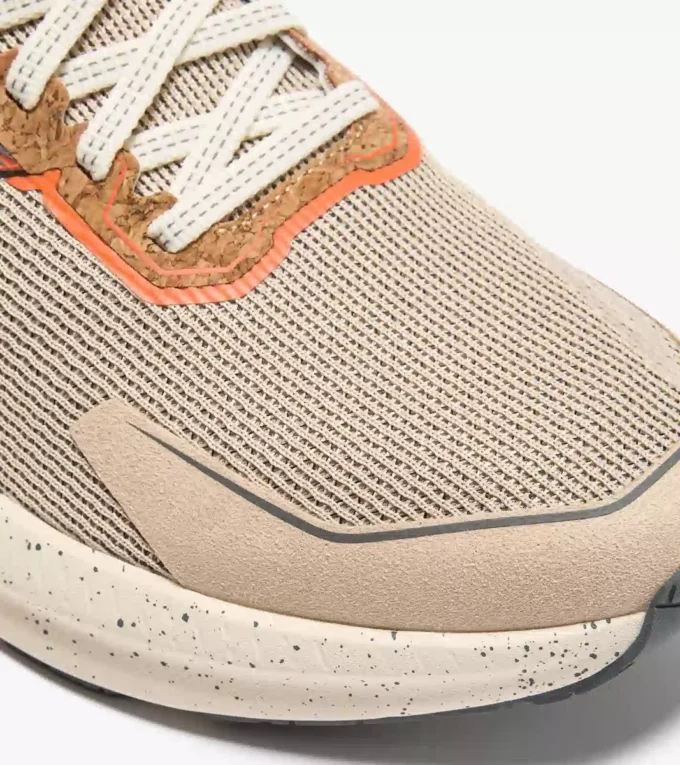 Mythos Blushield Volo 5 2030 Running shoe with a lower environmental impact – Stability and lightness