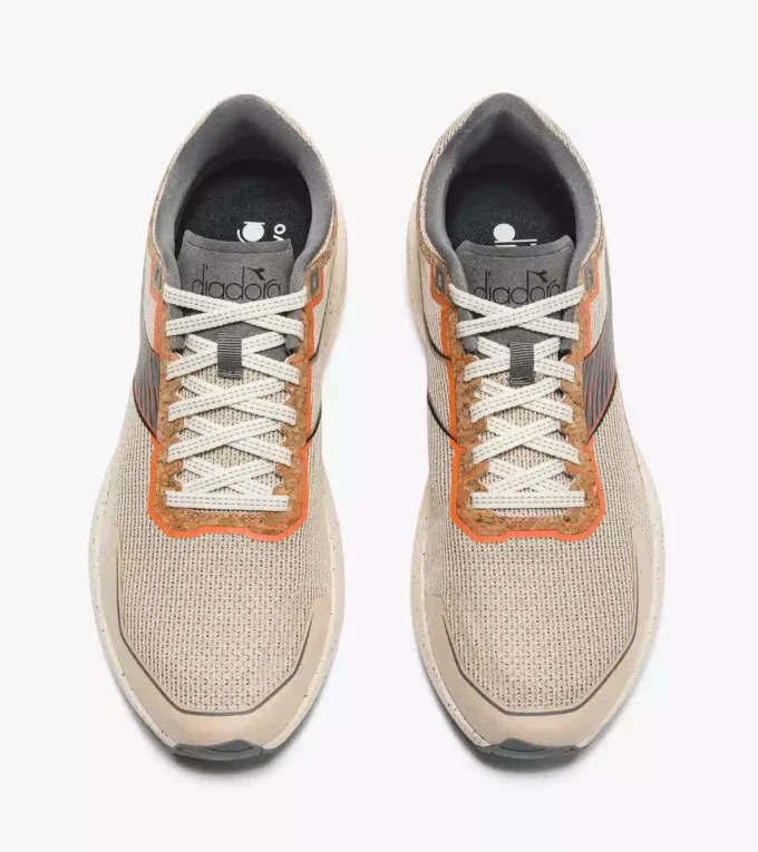 Mythos Blushield Volo 5 2030 Running shoe with a lower environmental impact – Stability and lightness