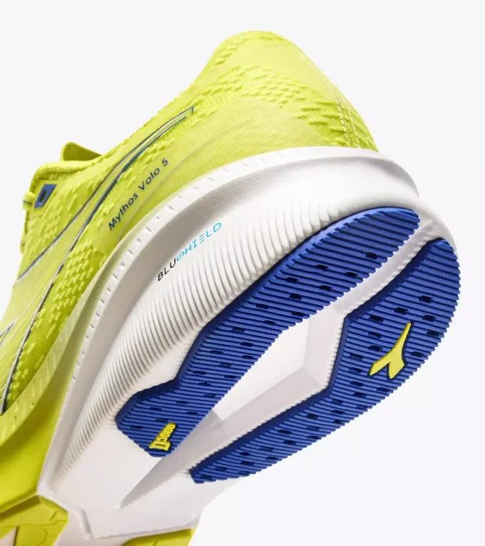Mythos Blushield Volo 5 Running shoe – Stability and lightness