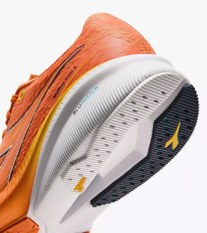 Mythos Blushield Volo 5 Running shoe – Stability and lightness