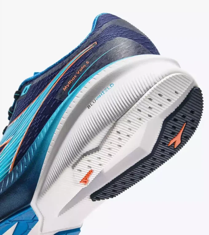 Mythos Blushield Volo 5 Running shoe – Stability and lightness