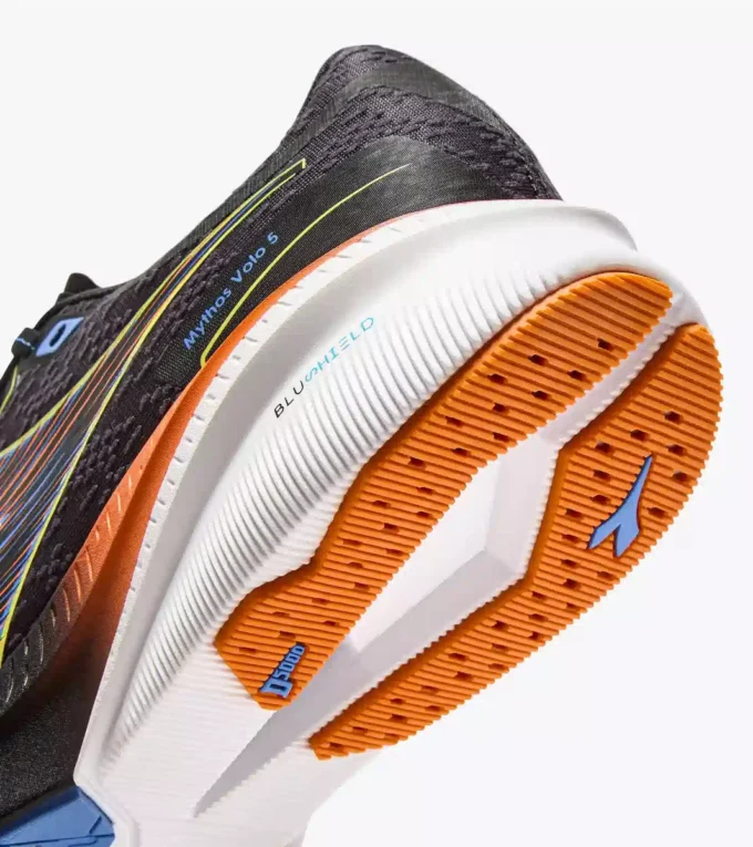 Mythos Blushield Volo 5 Running shoe – Stability and lightness Mythos Blushield Volo 5 Running shoe – Stability and lightness