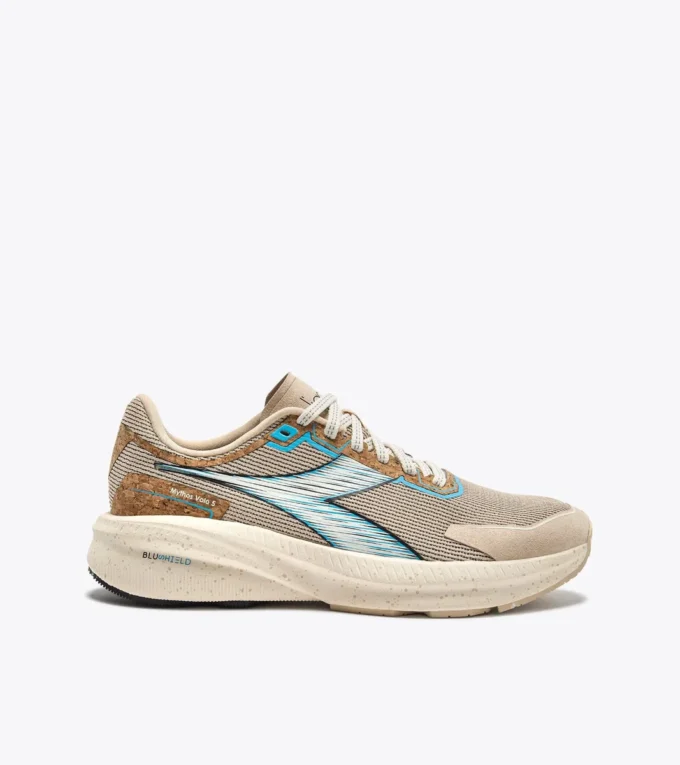 Mythos Blushield Volo 5 W 2030 Running shoe with a lower environmental impact – Stability and lightness