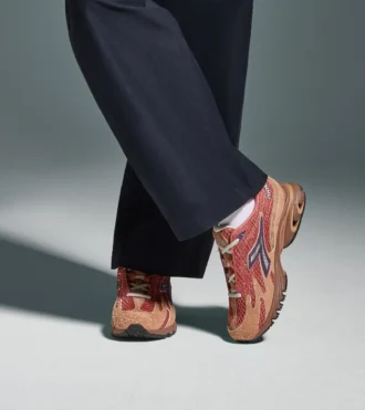 Mythos Propulsion 280 Bacca 2000s-inspired sports sneakers