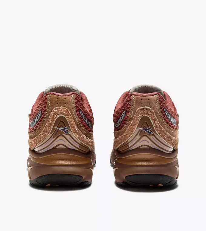 Mythos Propulsion 280 Bacca 2000s-inspired sports sneakers
