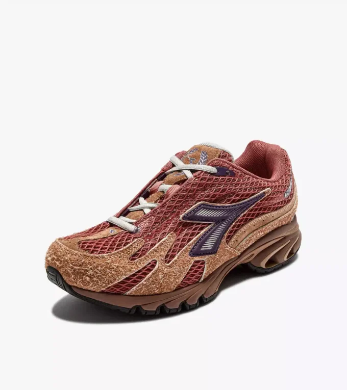 Mythos Propulsion 280 Bacca 2000s-inspired sports sneakers