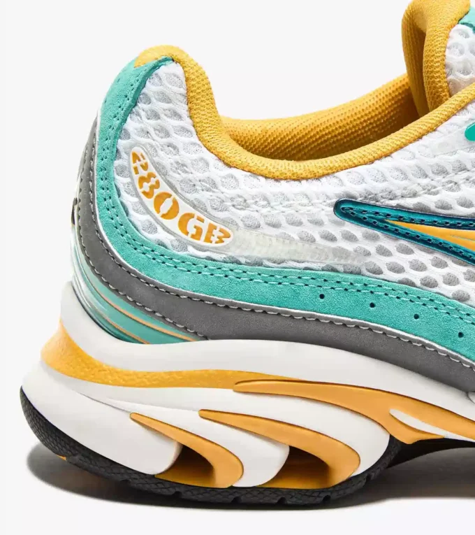 Mythos Propulsion 280 Scarab 2000s-inspired sports sneakers Mythos Propulsion 280 Scarab 2000s-inspired sports sneakers