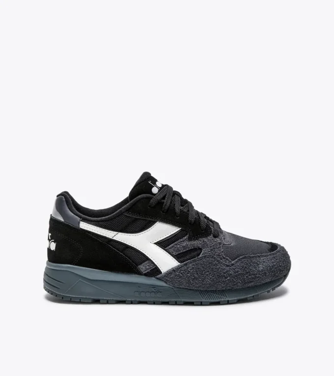 N902 Hairy Suede Sporty sneakers – Gender neutral