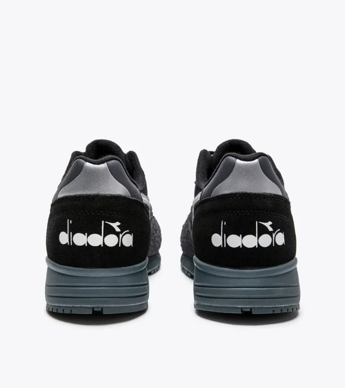 N902 Hairy Suede Sporty sneakers – Gender neutral
