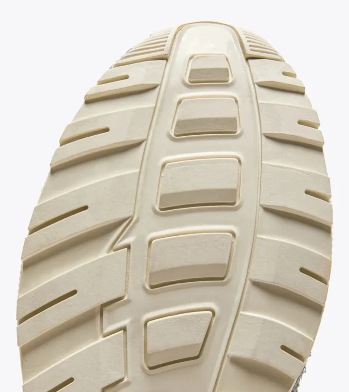 N902 Hairy Suede Sporty sneakers – Gender neutral N902 Hairy Suede Sporty sneakers – Gender neutral