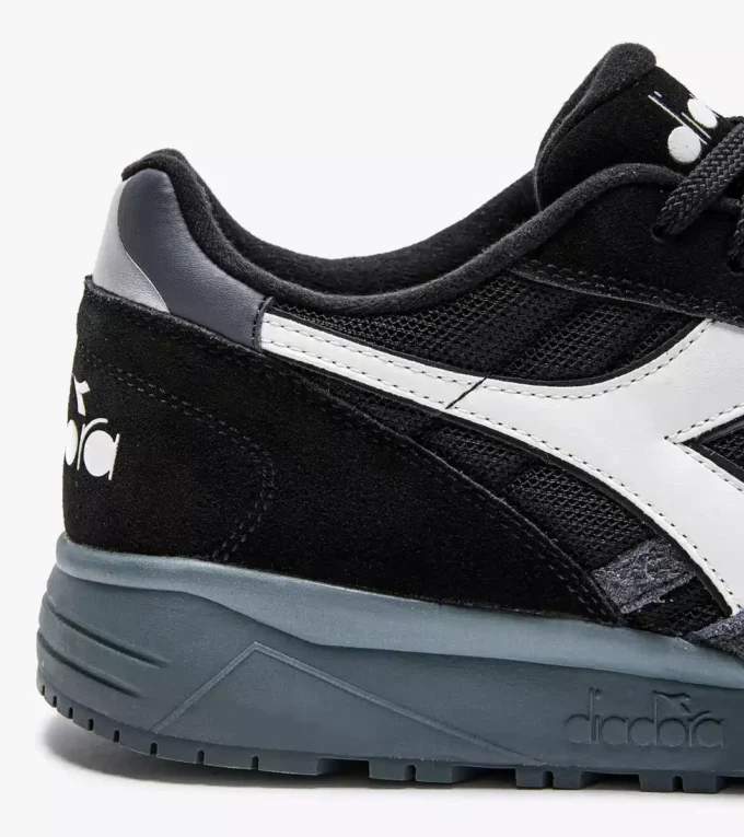 N902 Hairy Suede Sporty sneakers – Gender neutral