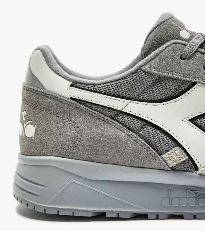 N902 Hairy Suede Sporty sneakers – Gender neutral