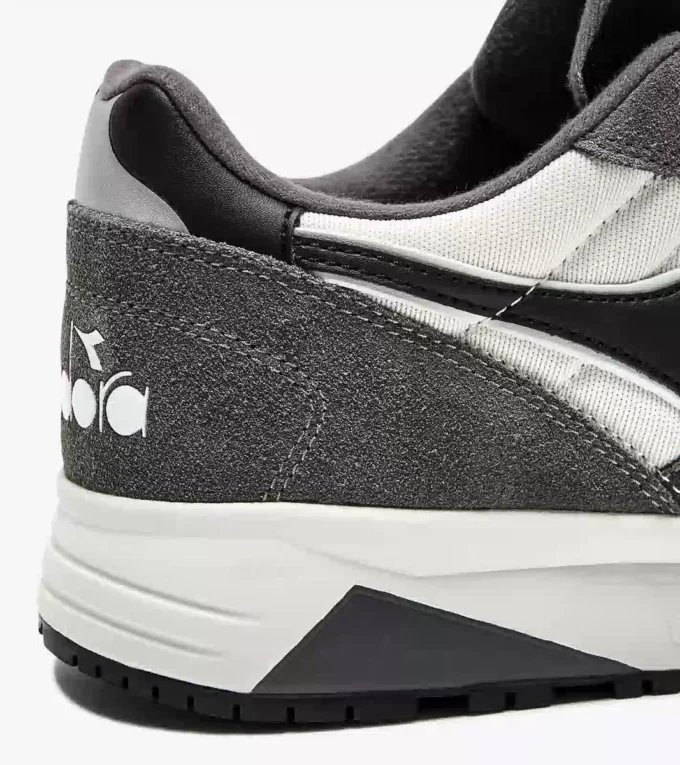 N902 Sporty sneakers N902 Sporty sneakers