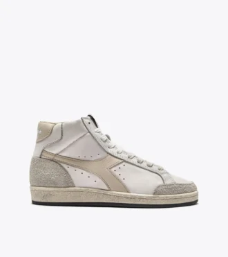 Prestige High Used Heritage sneaker made from leather
