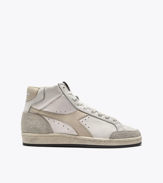 Prestige High Used Heritage sneaker made from leather