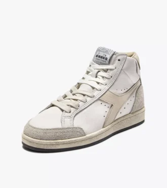 Prestige High Used Heritage sneaker made from leather