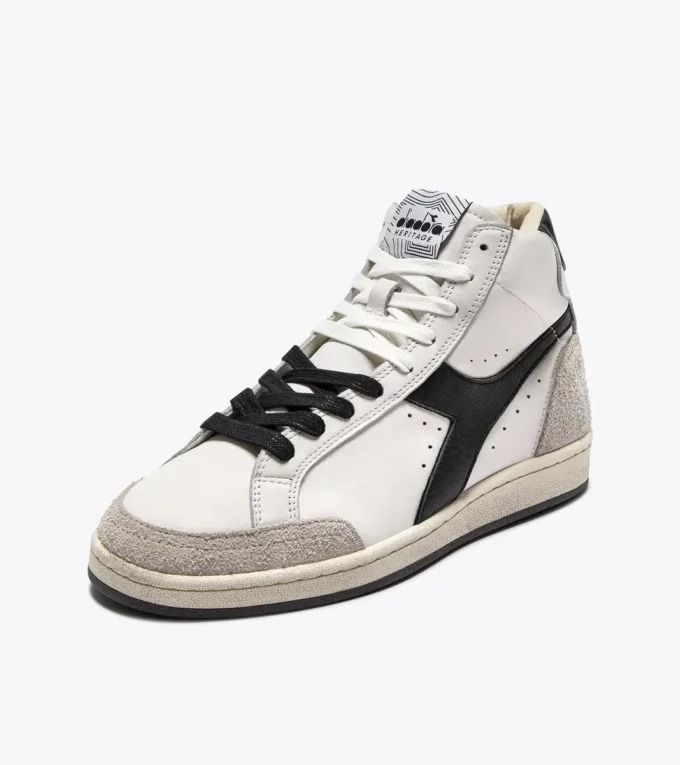 Prestige High Used Heritage sneaker made from leather